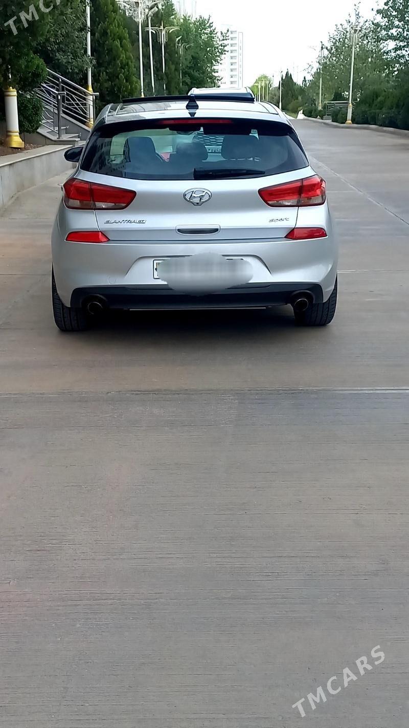 Hyundai Elantra GT 2017 - 185 000 TMT - Бахарден - img 4