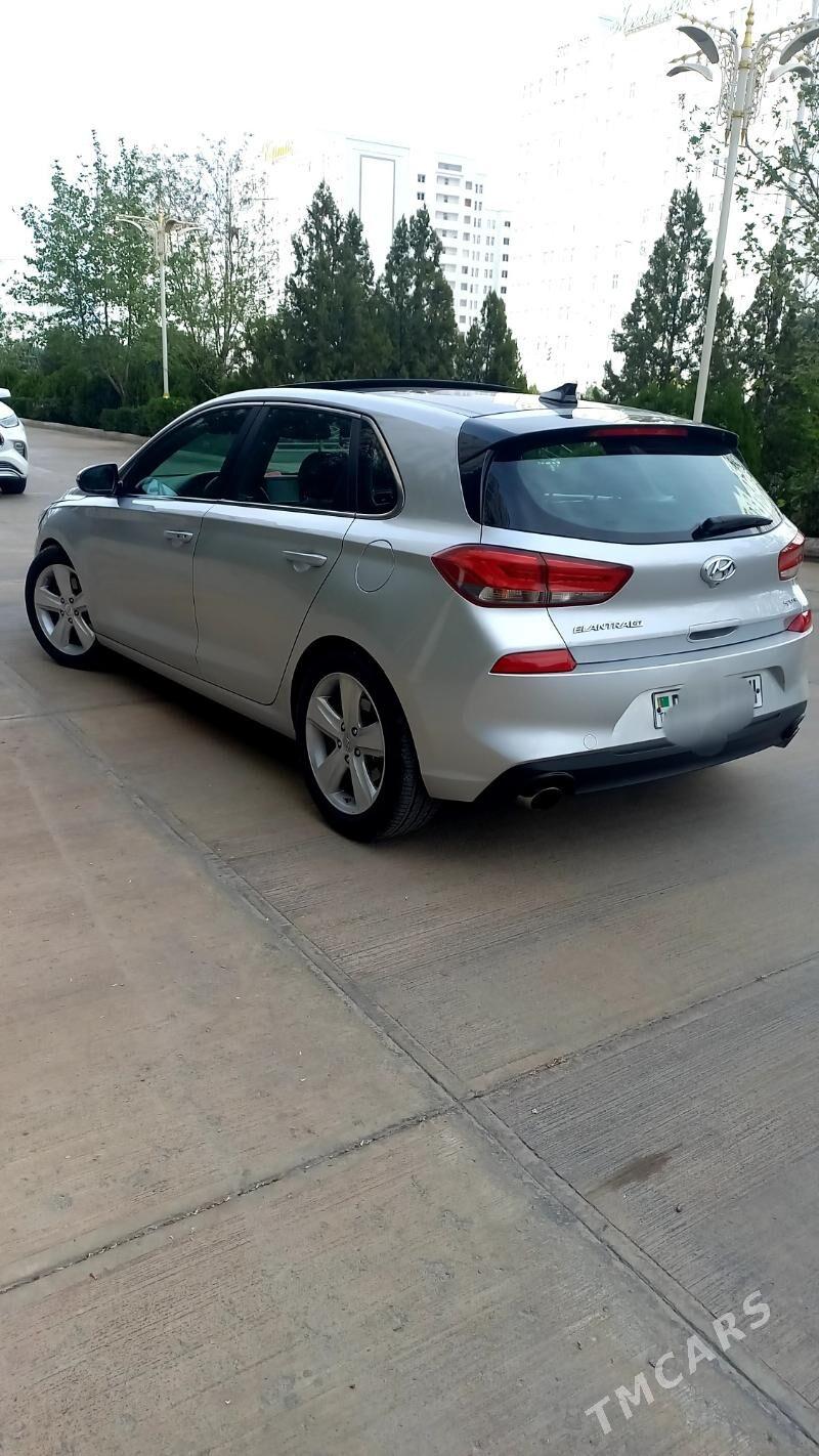 Hyundai Elantra GT 2017 - 185 000 TMT - Бахарден - img 3