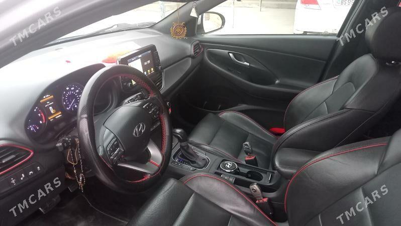Hyundai Elantra GT 2017 - 185 000 TMT - Бахарден - img 8