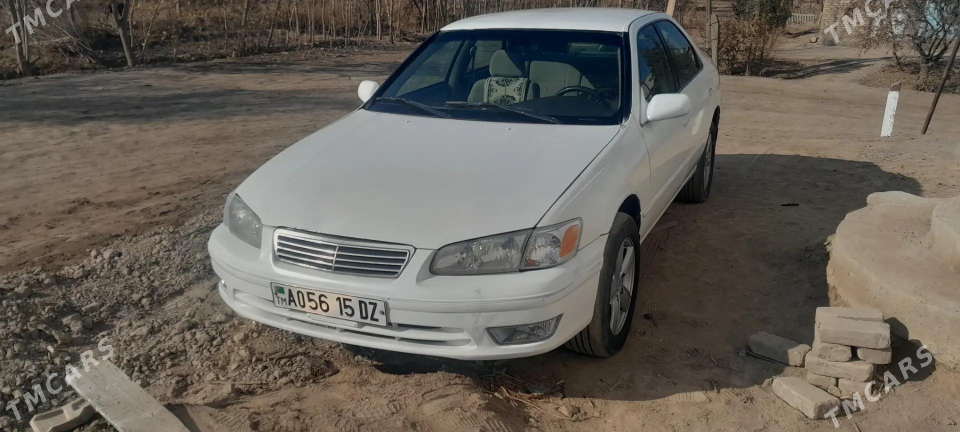 Toyota Camry 1998 - 123 000 TMT - Гурбансолтан Едже - img 1