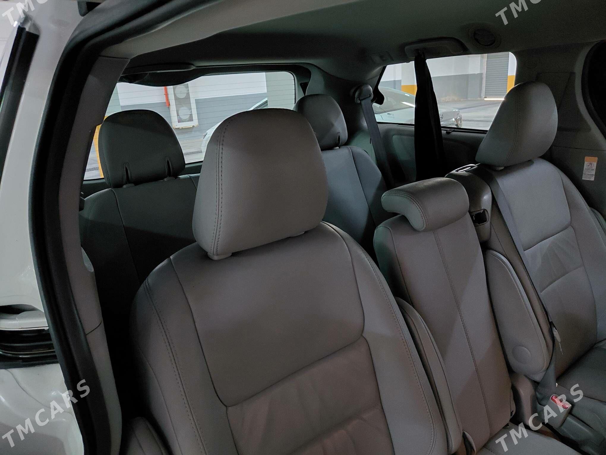 Toyota Sienna 2019 - 470 000 TMT - Нефтегаз (ул. Андалиб-Юбилейная) - img 10