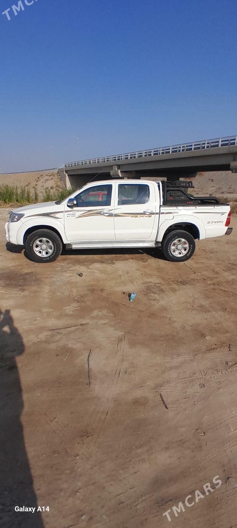 Toyota Hilux 2006 - 280 000 TMT - Kerki - img 2