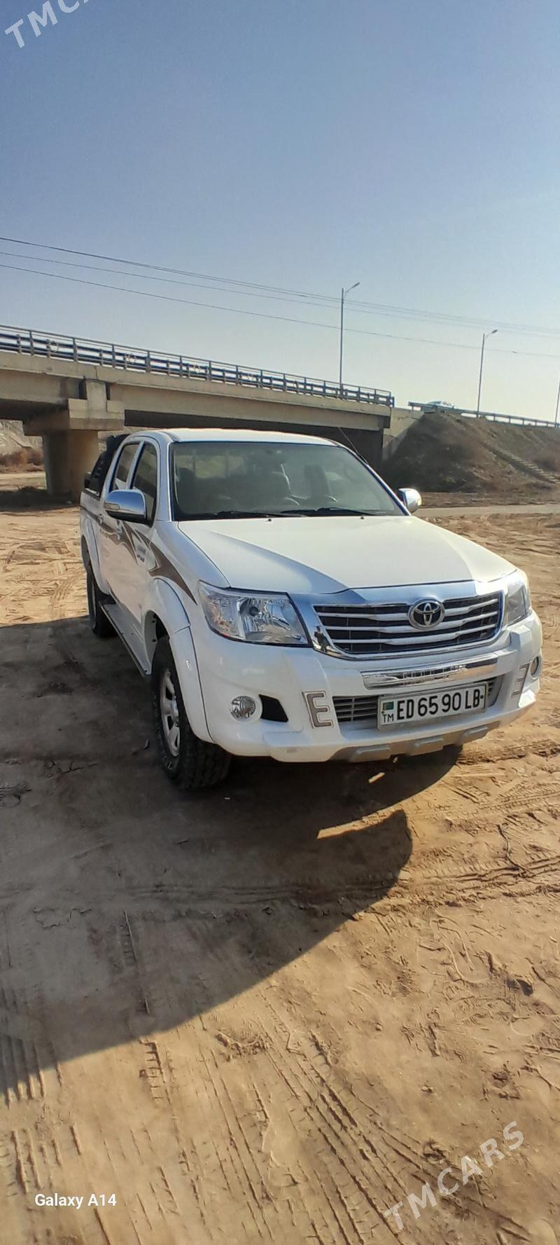 Toyota Hilux 2006 - 280 000 TMT - Kerki - img 1