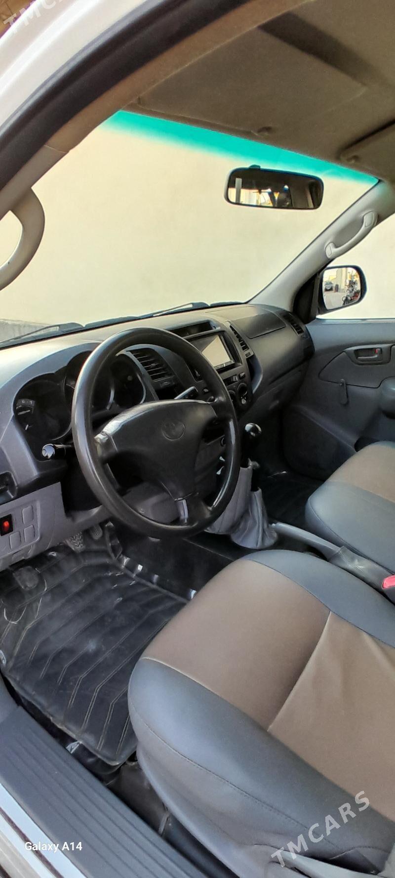 Toyota Hilux 2006 - 280 000 TMT - Kerki - img 8