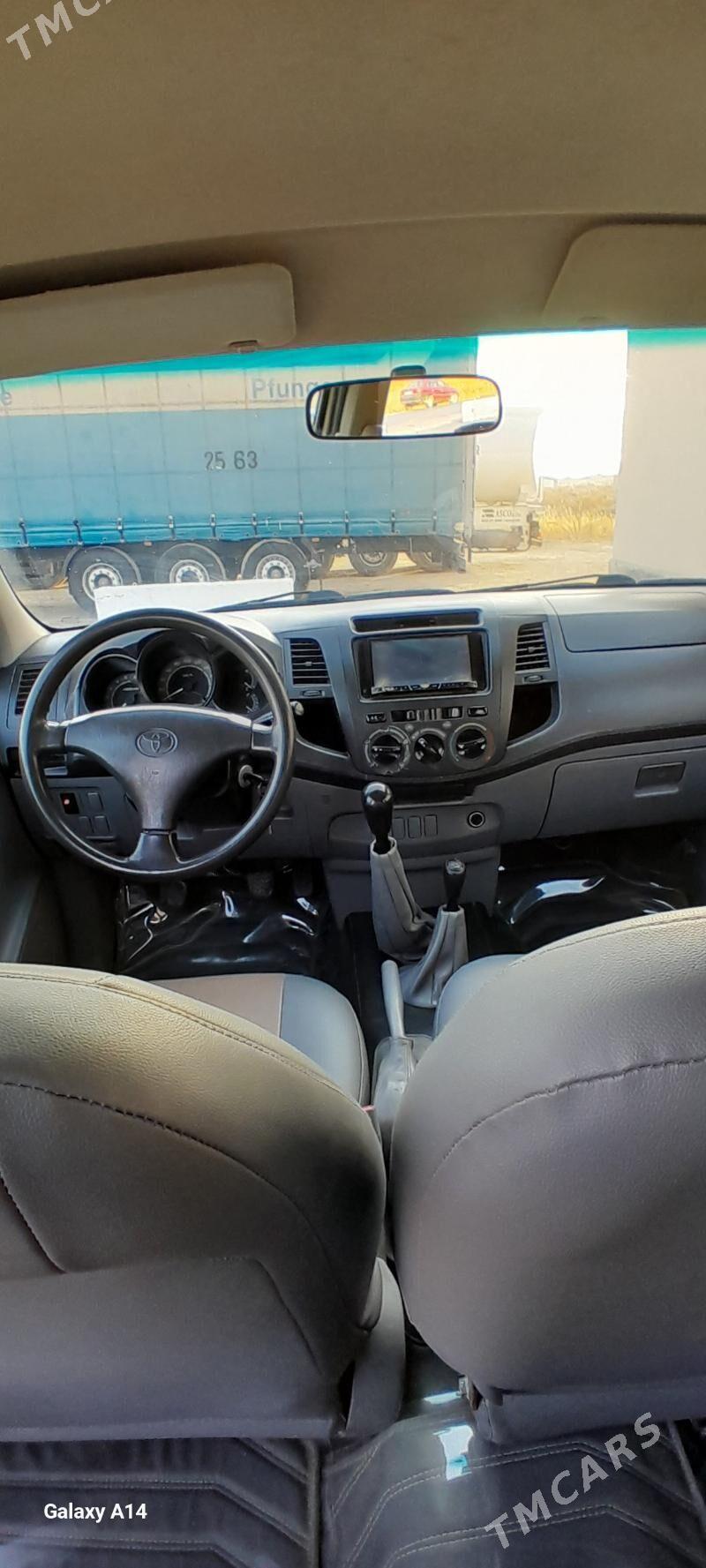 Toyota Hilux 2006 - 280 000 TMT - Kerki - img 7