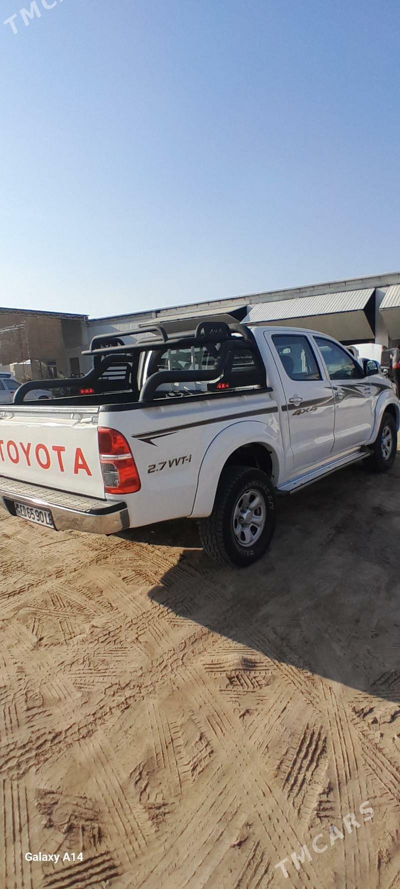 Toyota Hilux 2006 - 280 000 TMT - Kerki - img 4