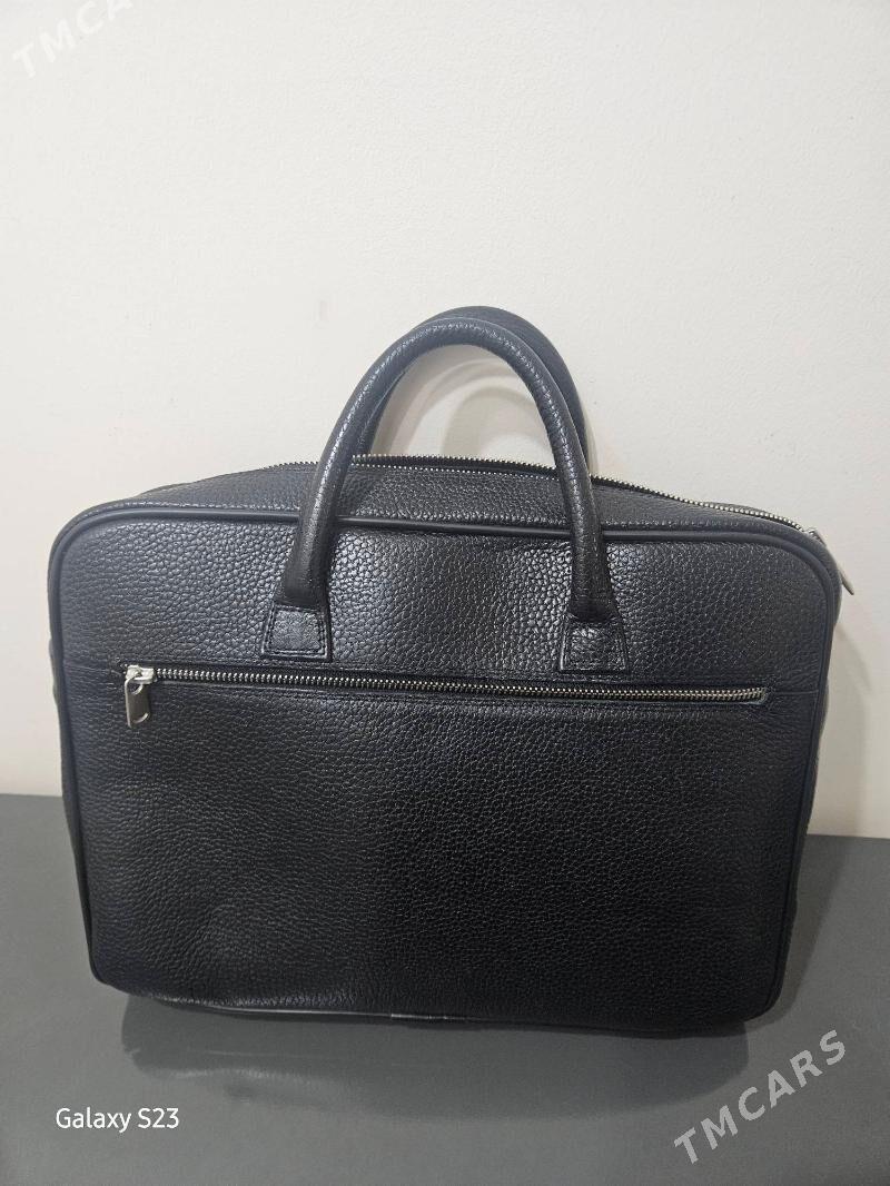 MB koža sumka - 5 мкр - img 2