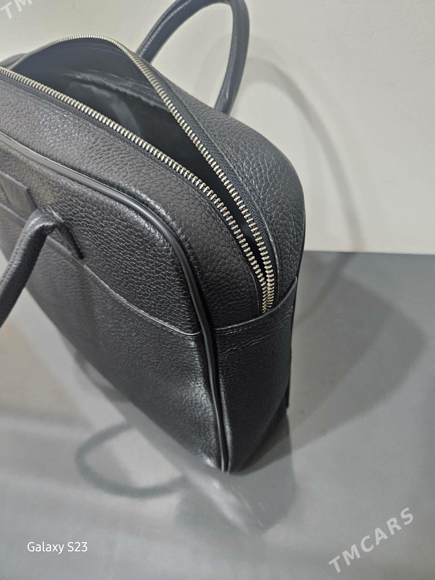 MB koža sumka - 5 мкр - img 4