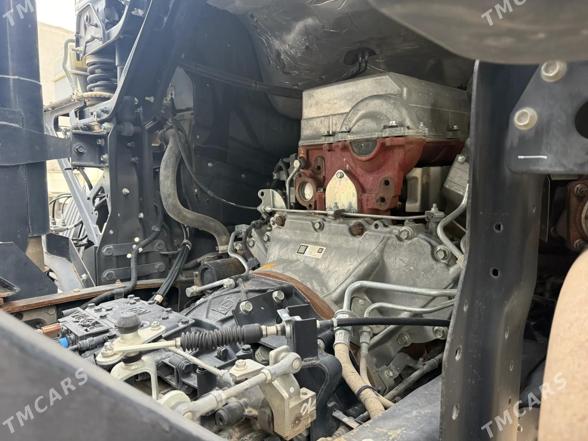 Toyota Hino 2012 - 600 000 TMT - Балканабат - img 7