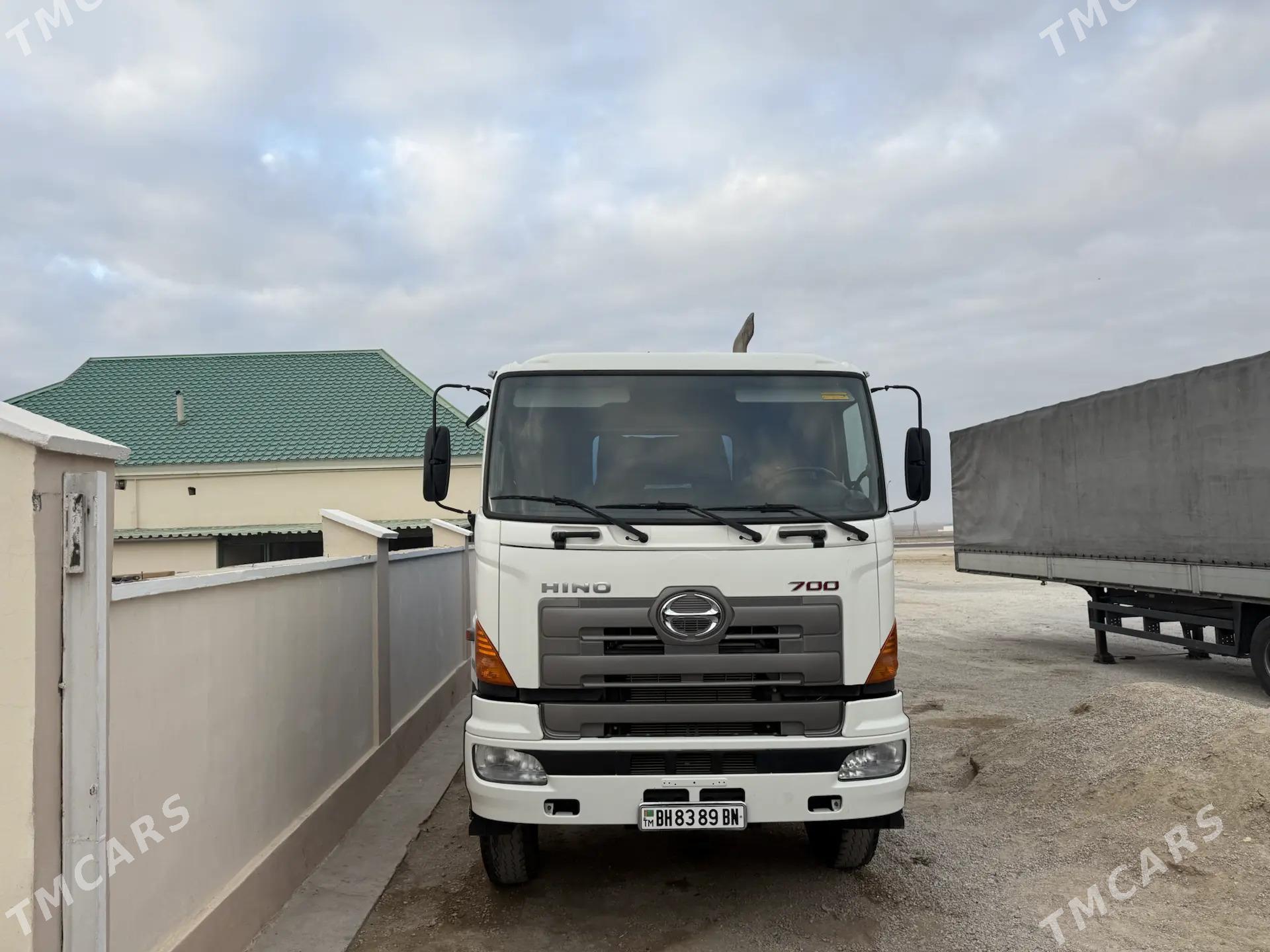 Toyota Hino 2012 - 600 000 TMT - Балканабат - img 1