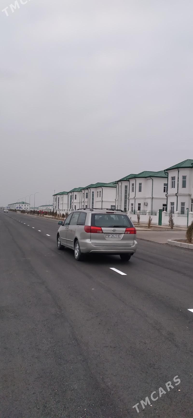 Toyota Sienna 2004 - 255 000 TMT - Кёнеургенч - img 5