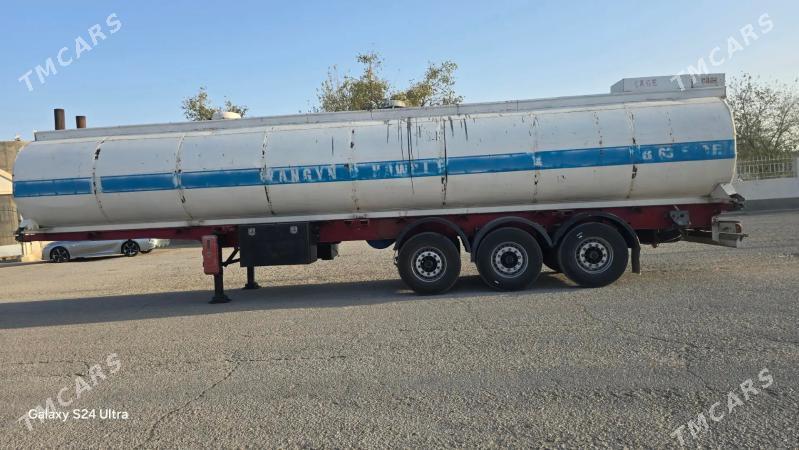 Krone Krone 2017 - 85 000 TMT - Türkmenbaşy - img 3