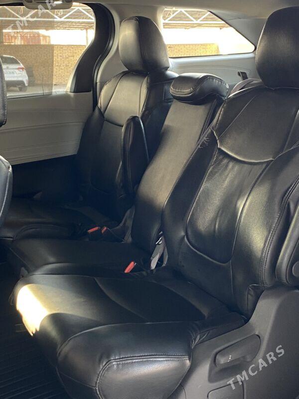 Toyota Sienna 2021 - 540 000 TMT - Мары - img 4