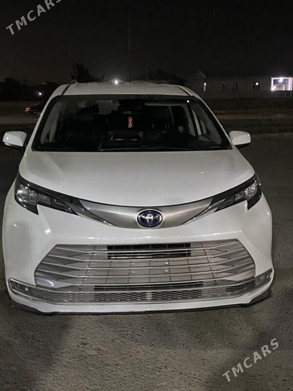 Toyota Sienna 2021 - 540 000 TMT - Мары - img 2