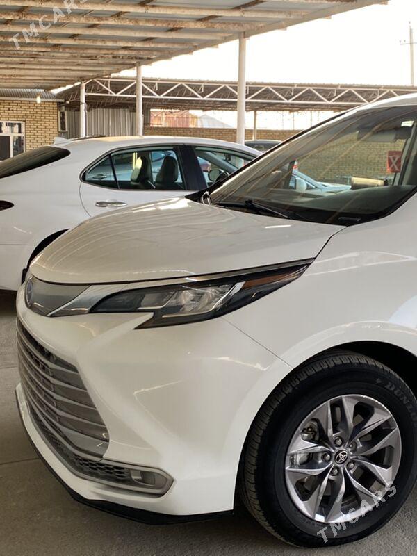 Toyota Sienna 2021 - 540 000 TMT - Мары - img 3