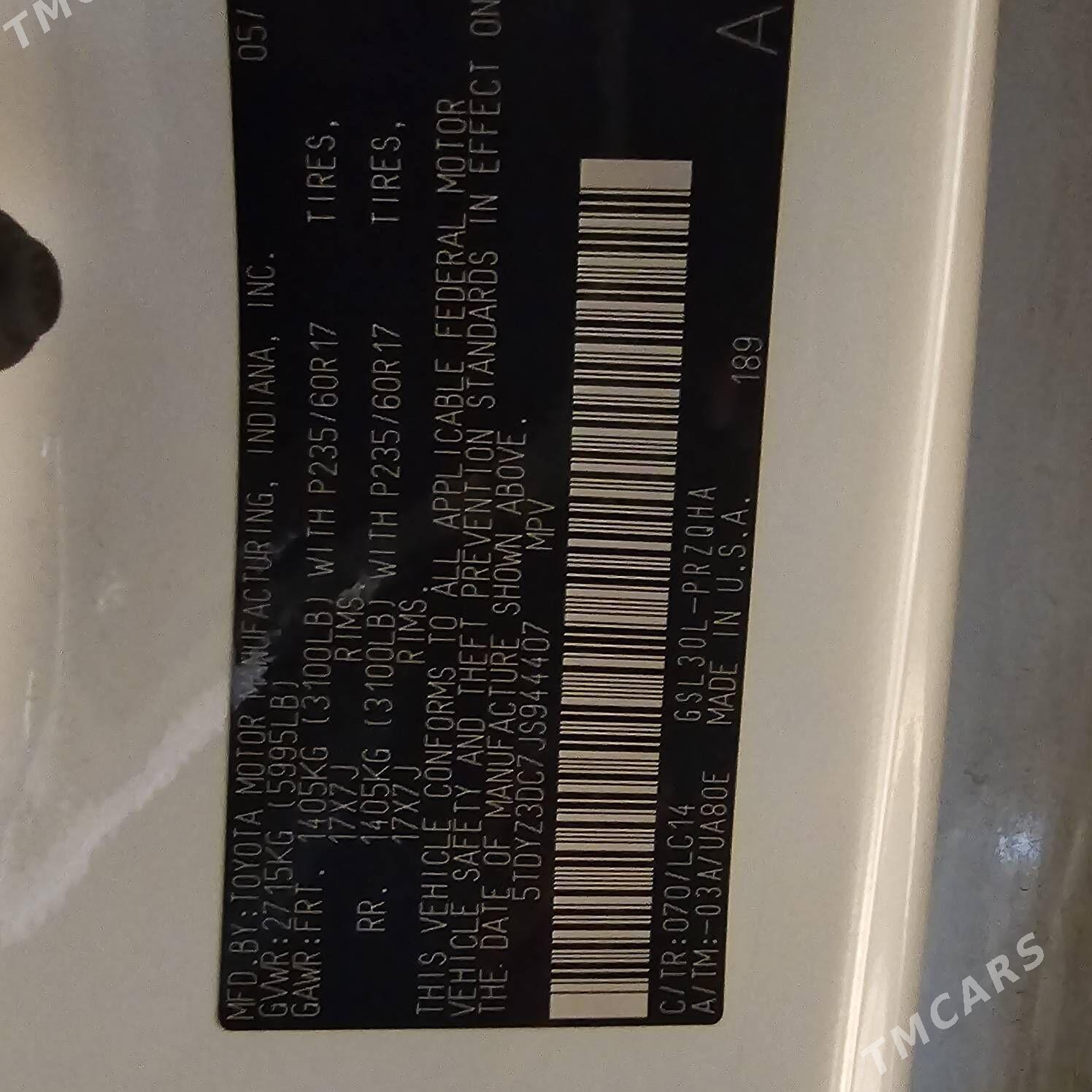 Toyota Sienna 2018 - 480 000 TMT - Гарабекевюл - img 3