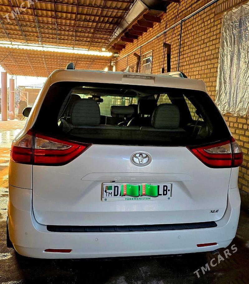 Toyota Sienna 2018 - 480 000 TMT - Гарабекевюл - img 4