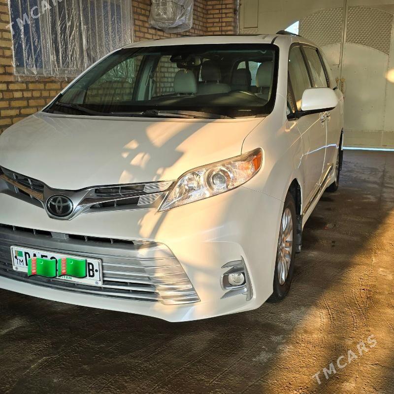 Toyota Sienna 2018 - 480 000 TMT - Гарабекевюл - img 2