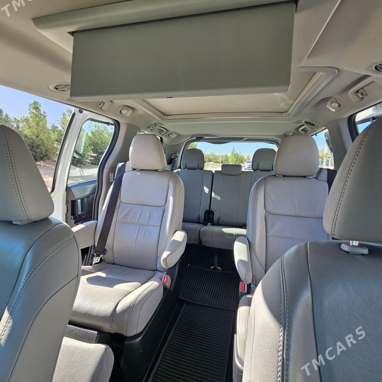 Toyota Sienna 2017 - 450 000 TMT - Aşgabat - img 9