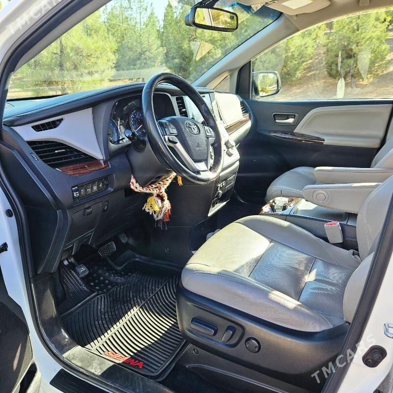 Toyota Sienna 2017 - 450 000 TMT - Aşgabat - img 6