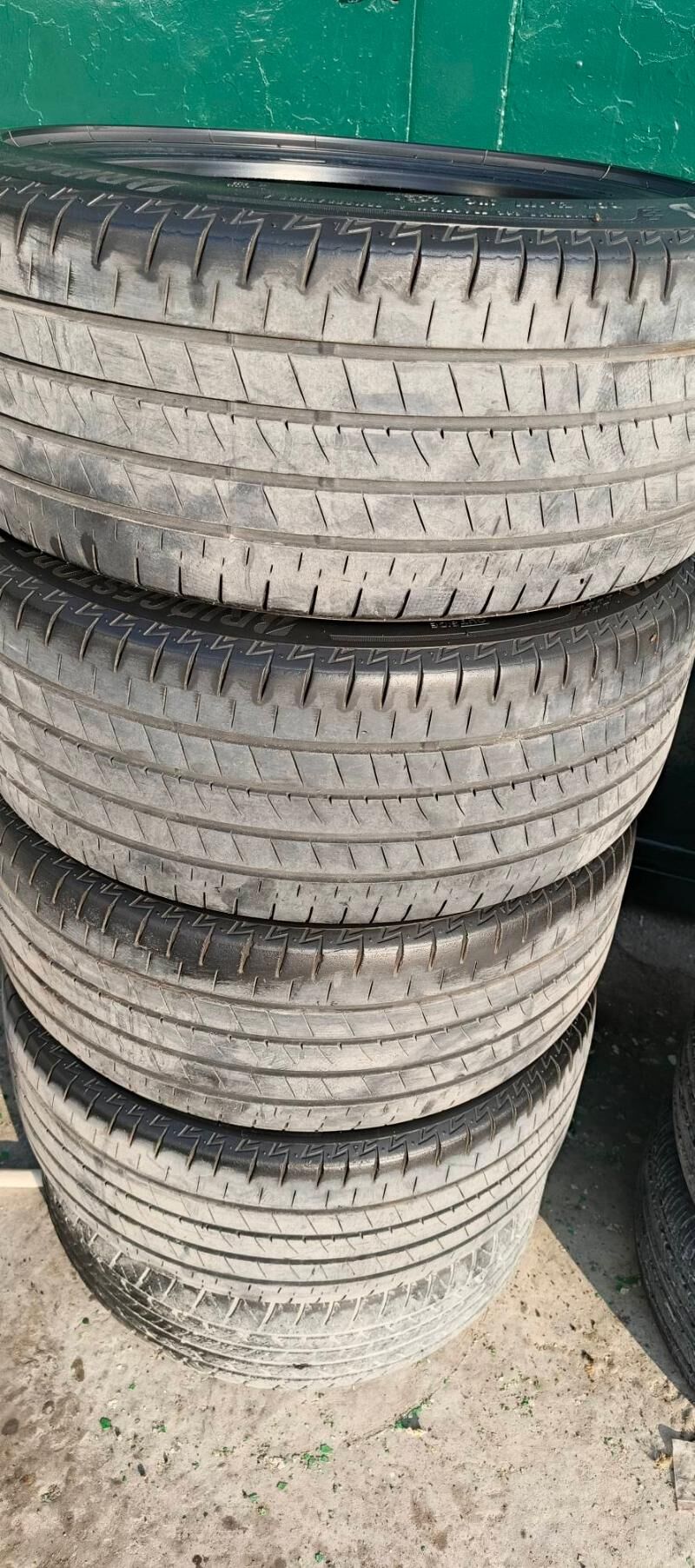 235 45 18 Bredistone 1 800 TMT - Garadamak - img 7