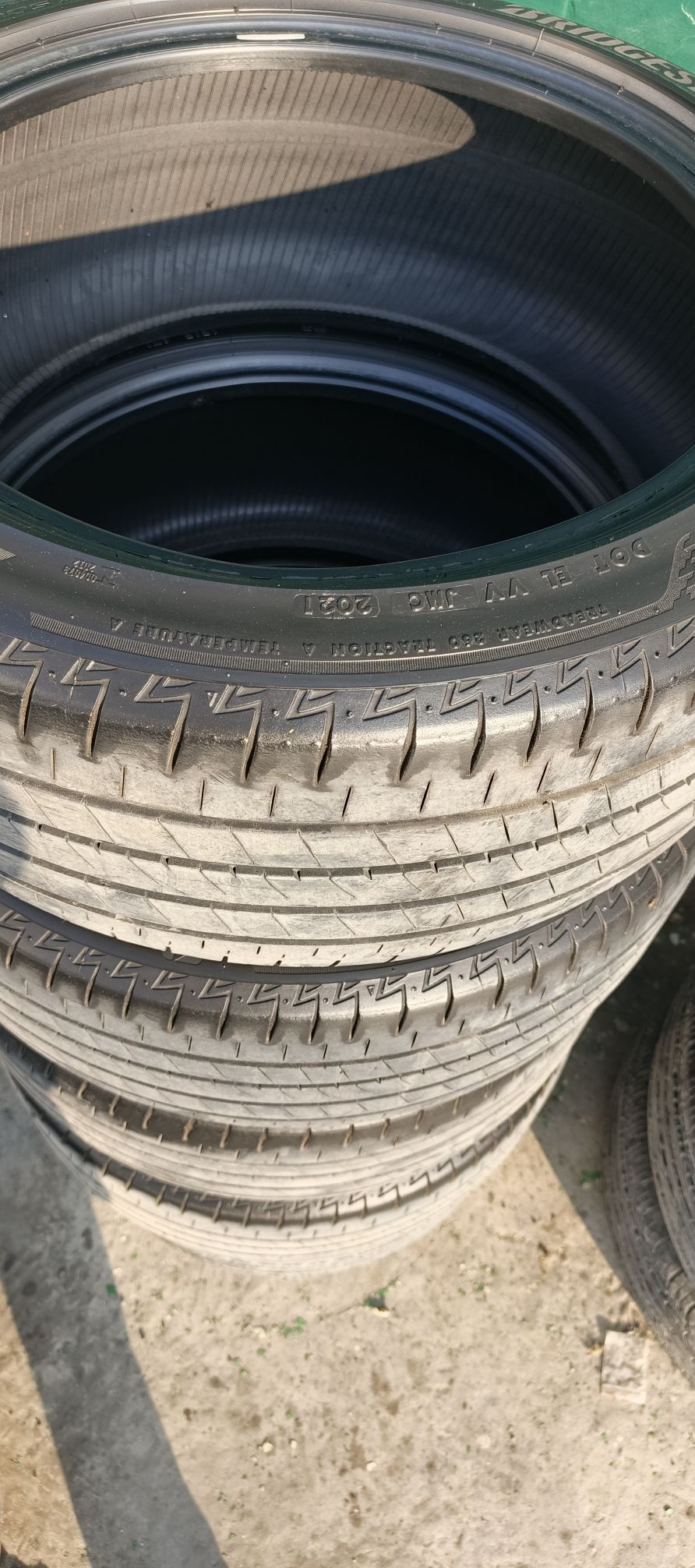 235 45 18 Bredistone 1 800 TMT - Garadamak - img 1