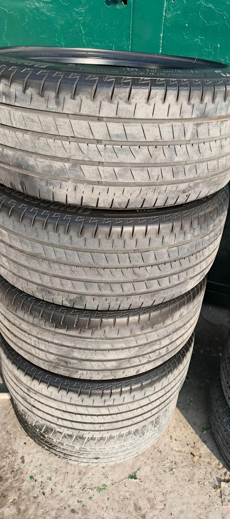 235 45 18 Bredistone 1 800 TMT - Garadamak - img 6