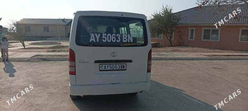 Toyota Hiace 2005 - 240 000 TMT - Esenguly - img 3