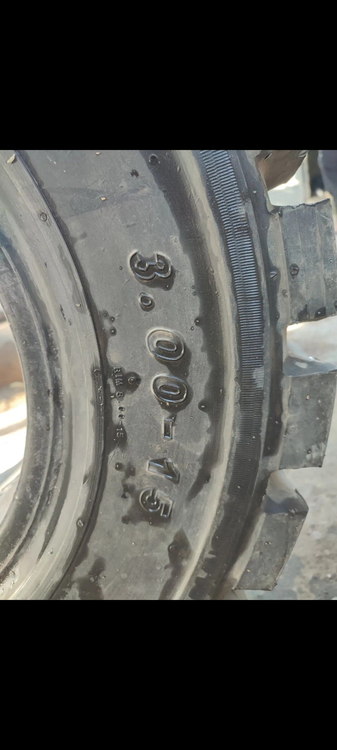 kara kaucuk teker 15 diska ucn 2 500 TMT - Büzmeýin - img 3