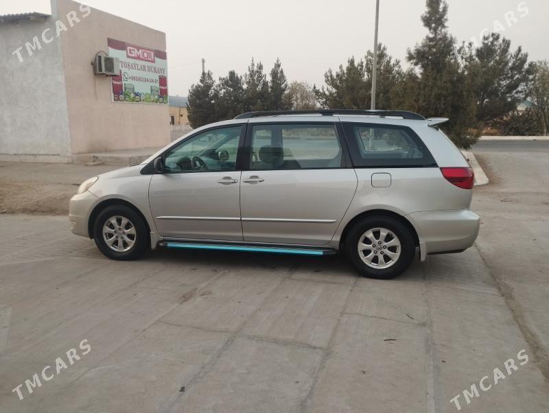 Toyota Sienna 2005 - 250 000 TMT - Сакар - img 8