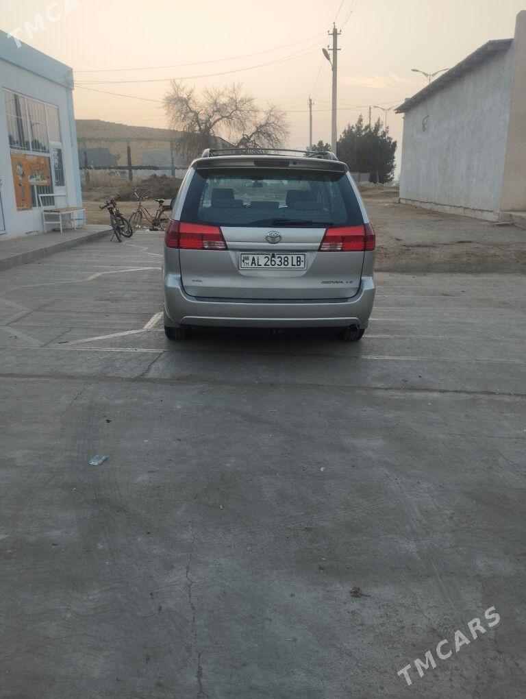 Toyota Sienna 2005 - 250 000 TMT - Сакар - img 7