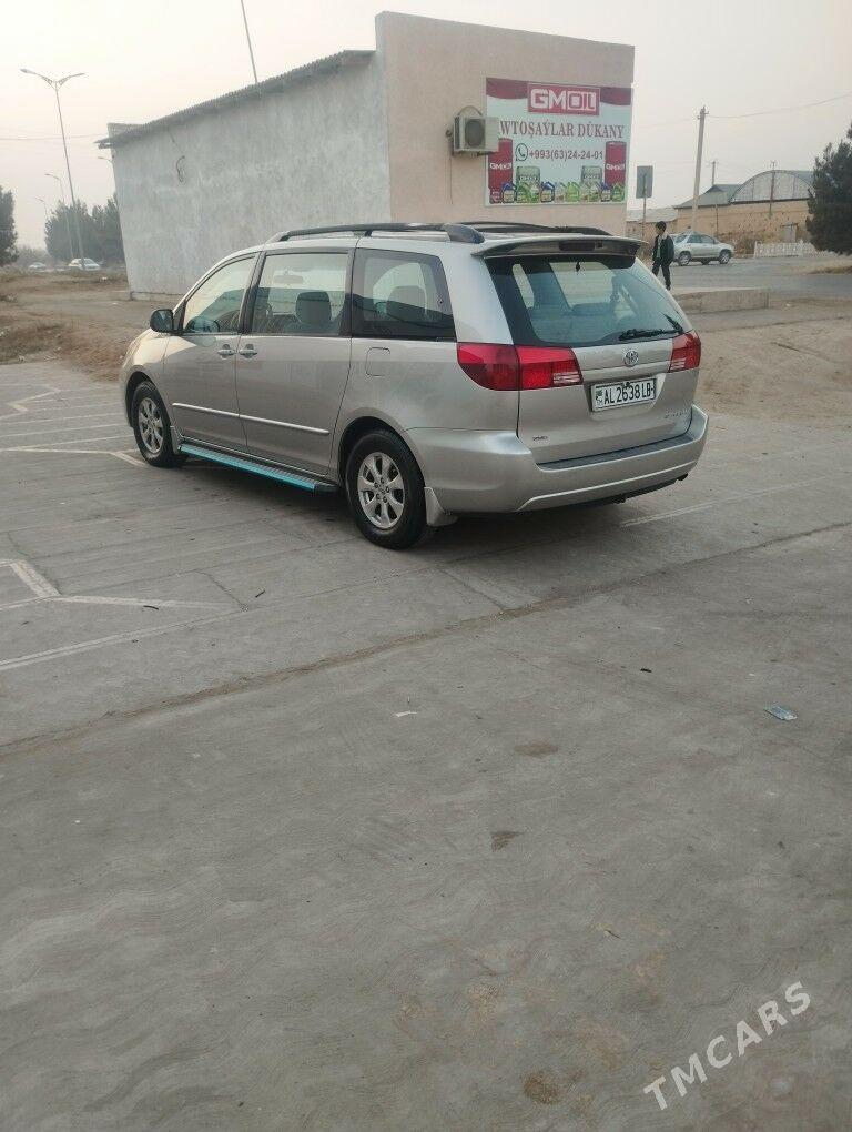 Toyota Sienna 2005 - 250 000 TMT - Сакар - img 9