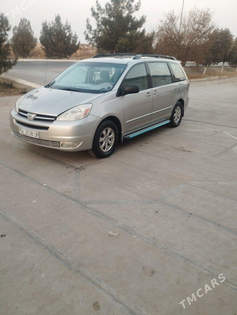 Toyota Sienna 2005 - 250 000 TMT - Сакар - img 1