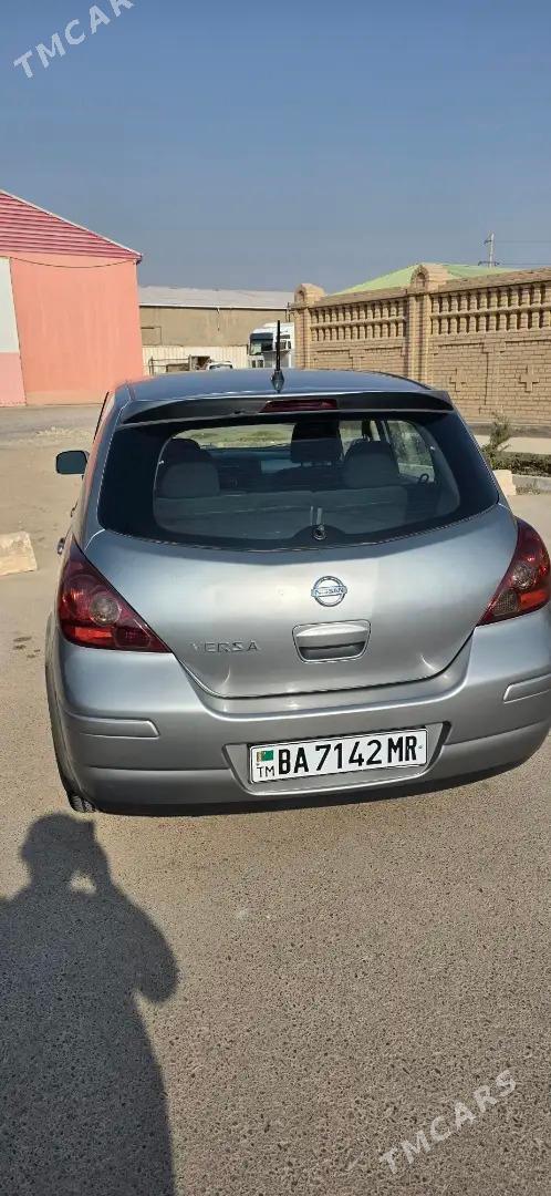Nissan Versa 2011 - 125 000 TMT - Мары - img 2