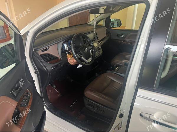 Toyota Sienna 2020 - 680 000 TMT - Багир - img 3