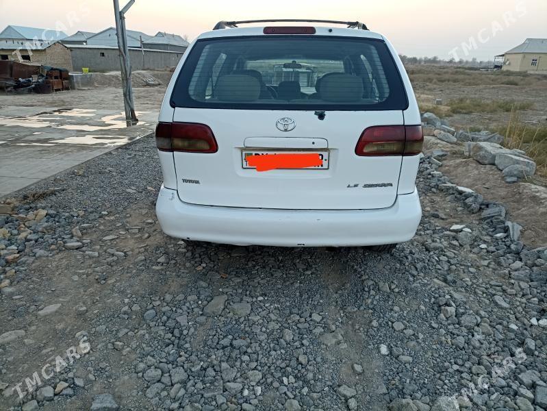 Toyota Sienna 2002 - 140 000 TMT - Байрамали - img 2