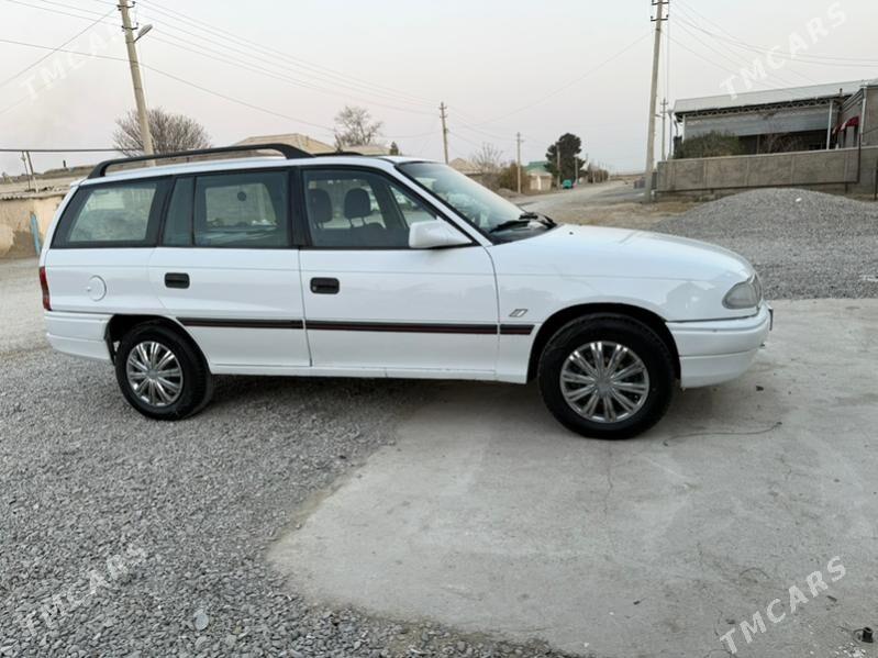 Opel Astra 1993 - 43 000 TMT - Bäherden - img 1