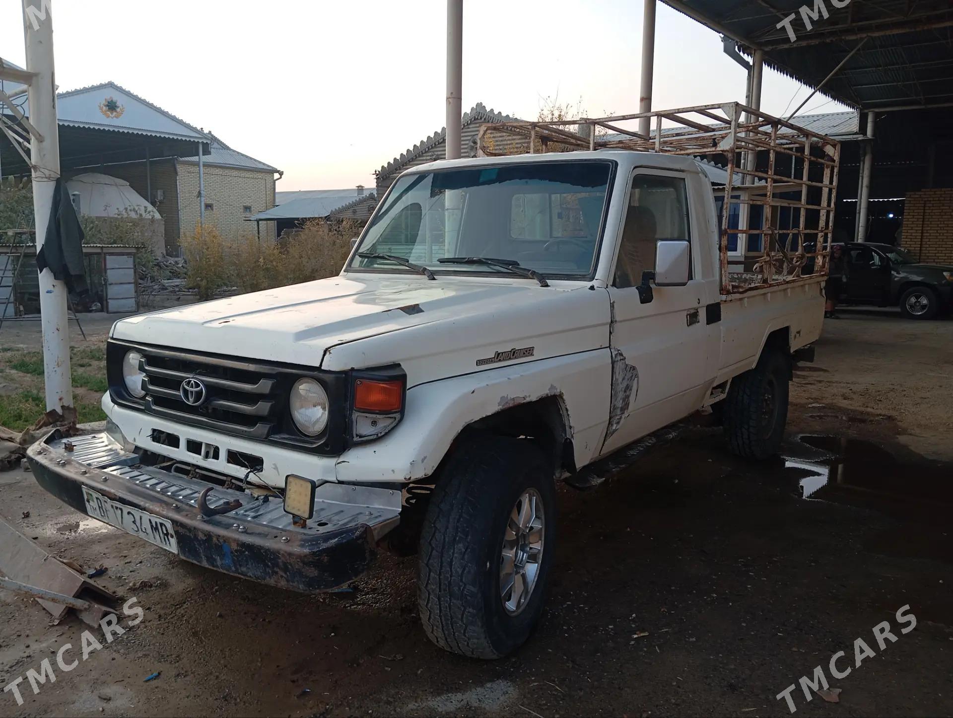 Toyota Hilux 2000 - 120 000 TMT - Сакарчага - img 2