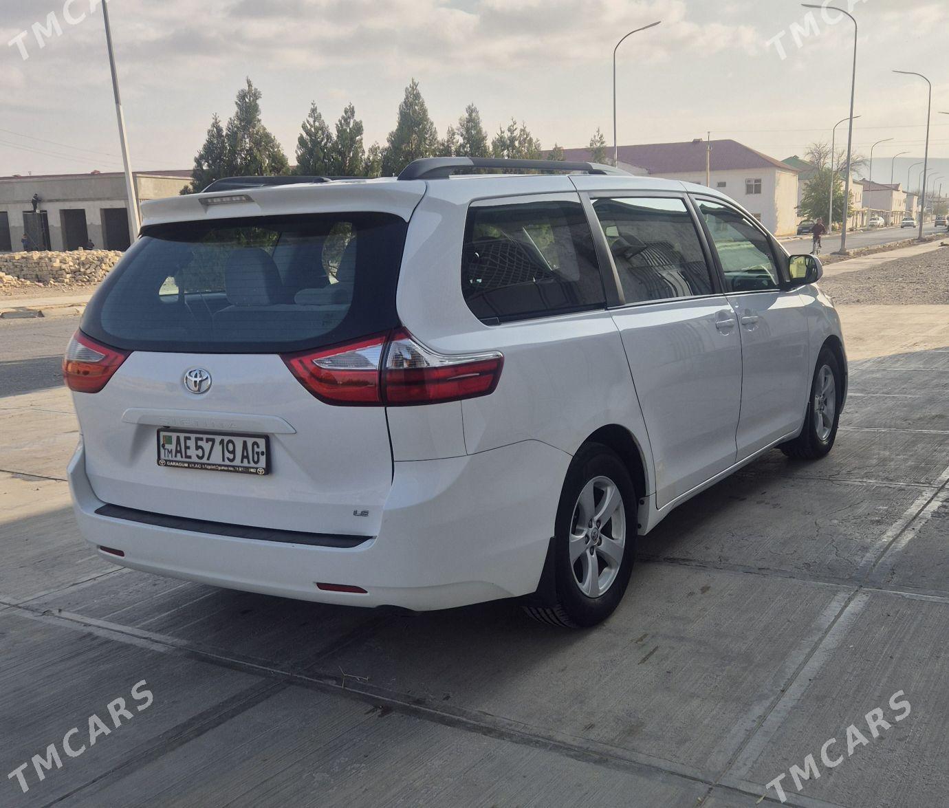 Toyota Sienna 2015 - 349 000 TMT - Aşgabat - img 2