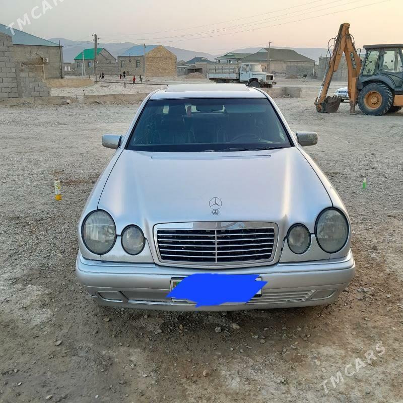 Mercedes-Benz E320 1996 - 60 000 TMT - Gyzylarbat - img 7