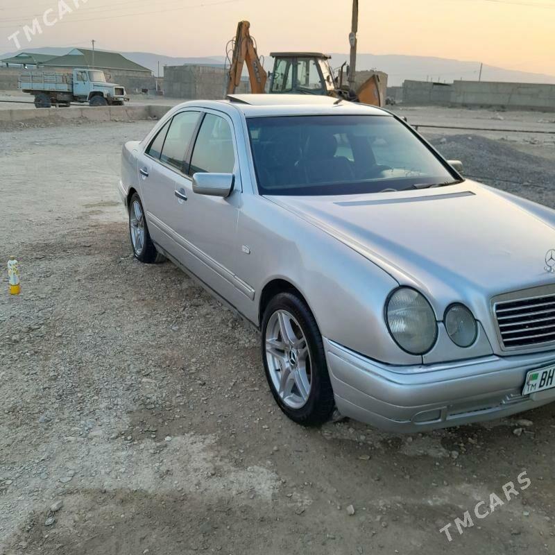 Mercedes-Benz E320 1996 - 60 000 TMT - Gyzylarbat - img 5