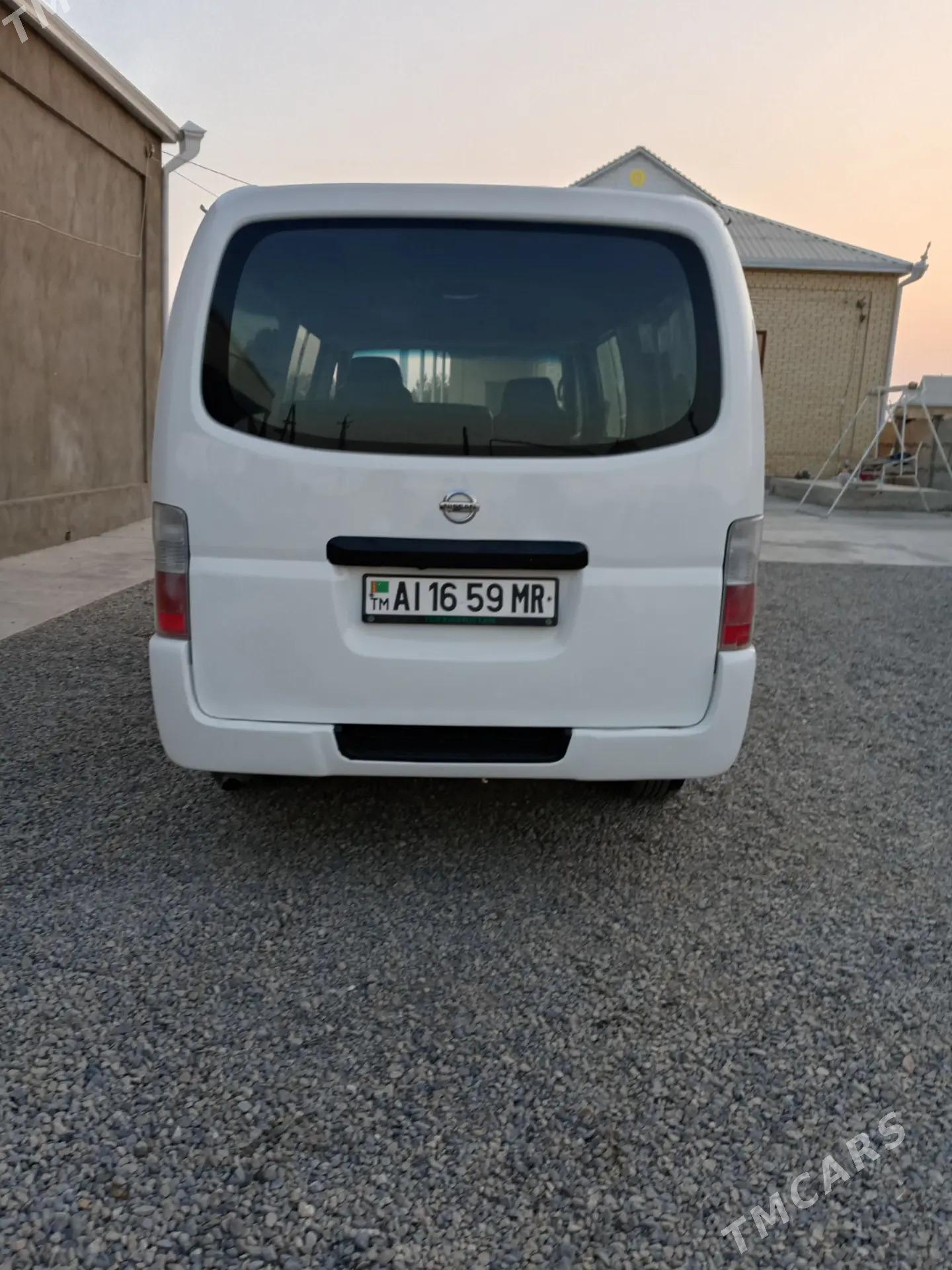 Nissan Urvan 2003 - 120 000 TMT - Мары - img 3