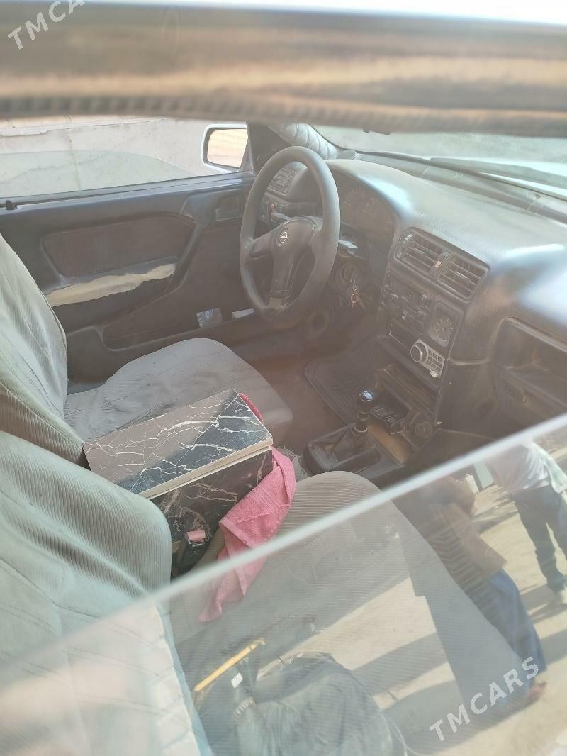 Opel Vectra 1993 - 25 000 TMT - Саят - img 4