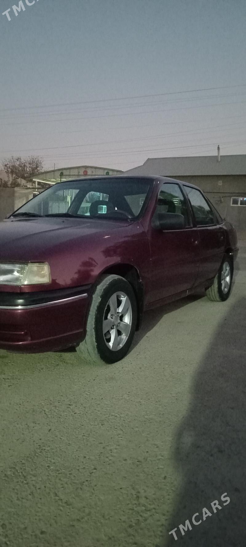 Opel Vectra 1990 - 30 000 TMT - Mary - img 2