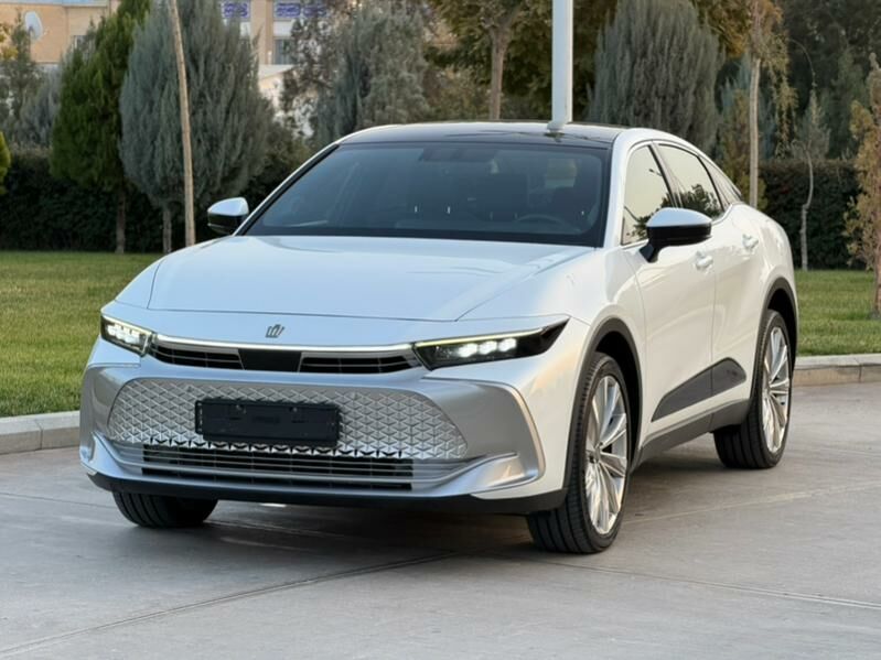 Toyota Crown 2023 - 730 000 TMT - Aşgabat - img 2