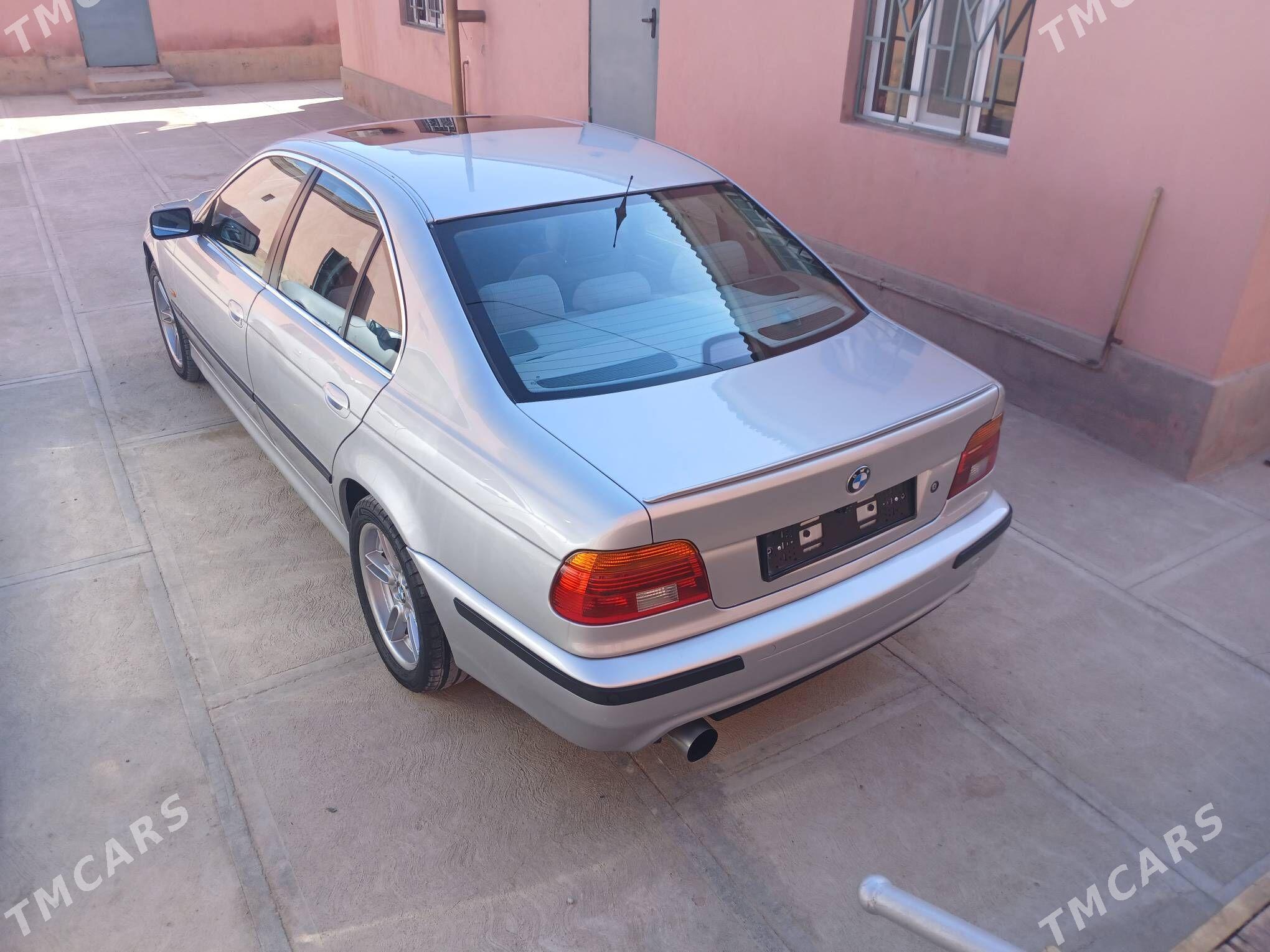 BMW 525 2000 - 130 000 TMT - Гумдаг - img 5