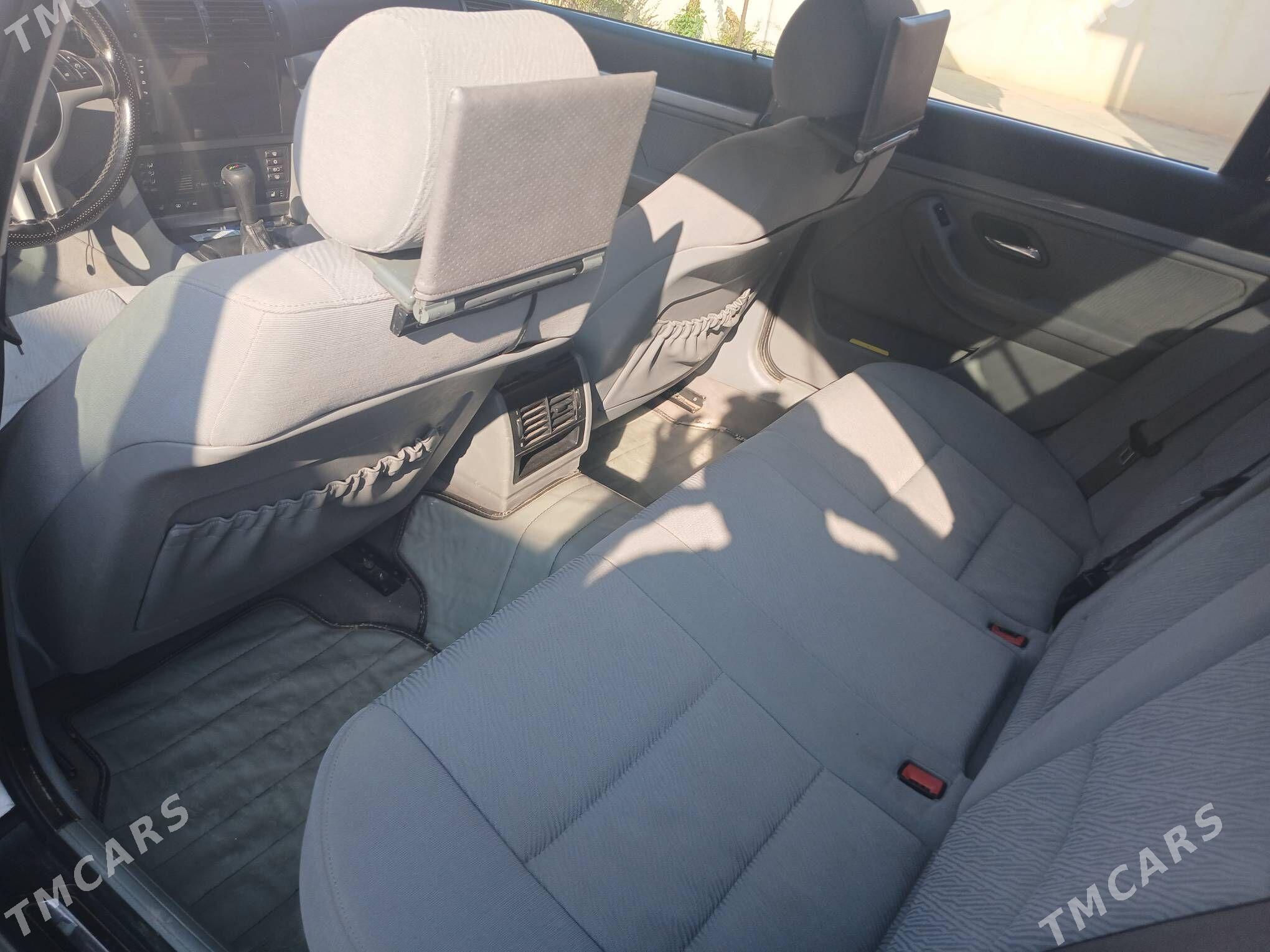 BMW 525 2000 - 130 000 TMT - Гумдаг - img 7