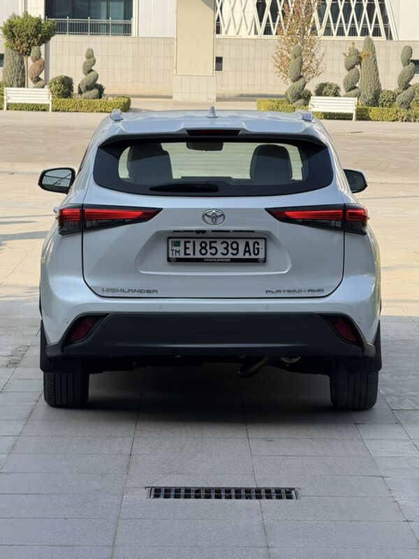 Toyota Highlander 2022 - 569 000 TMT - Aşgabat - img 10