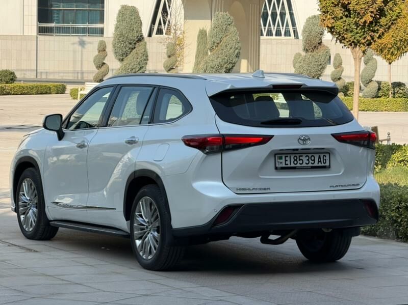 Toyota Highlander 2022 - 569 000 TMT - Aşgabat - img 4