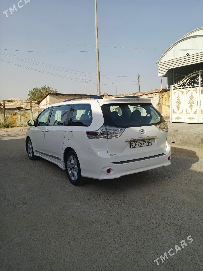 Toyota Sienna 2013 - 320 000 TMT - Мары - img 4
